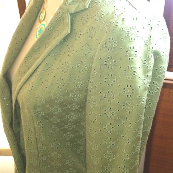 Dkny casual eyelet single breasted green jacket. - Picture 4 of 7